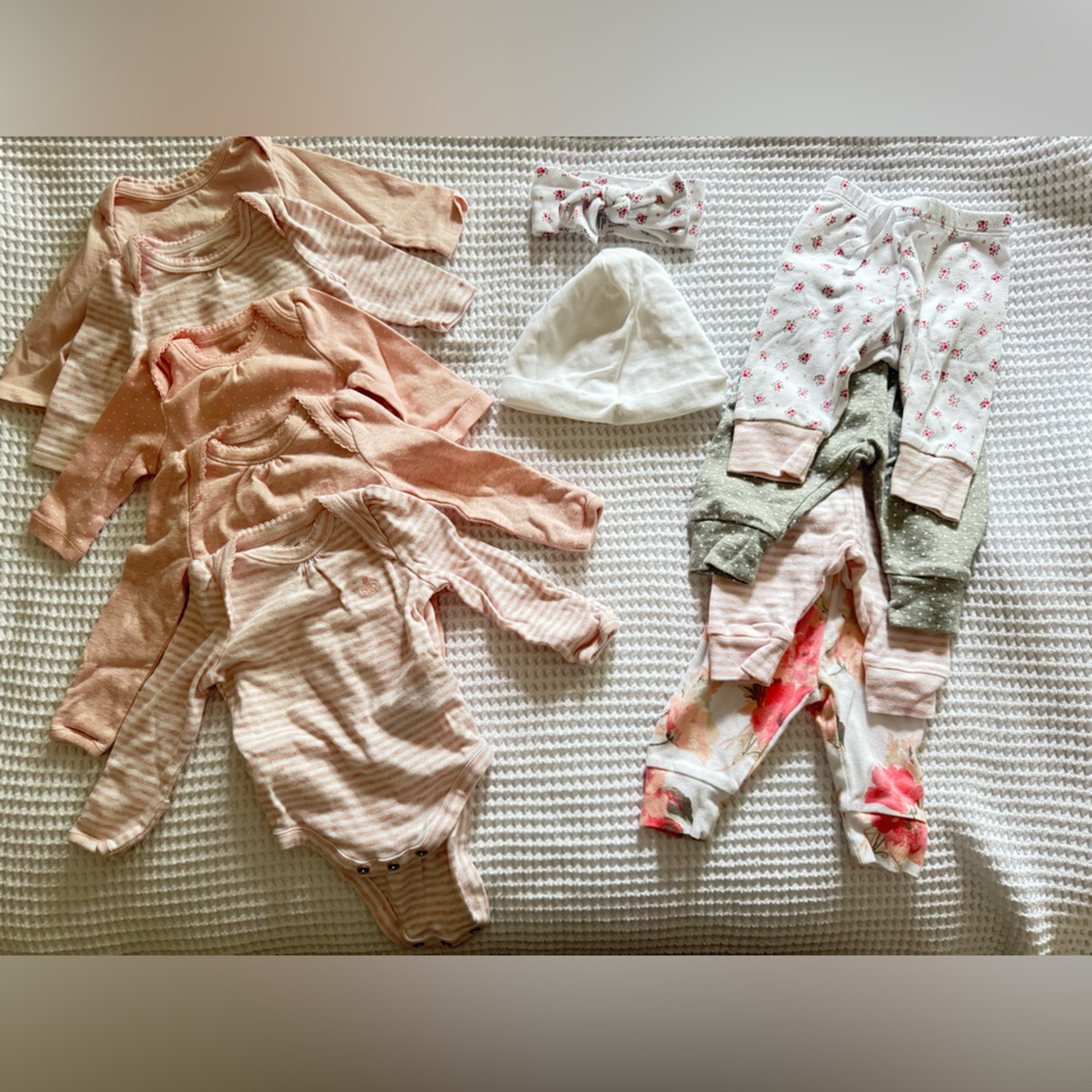 Baby Gap/Nordstrom Newborn Set in Soft Pink and Creams 0-3 M